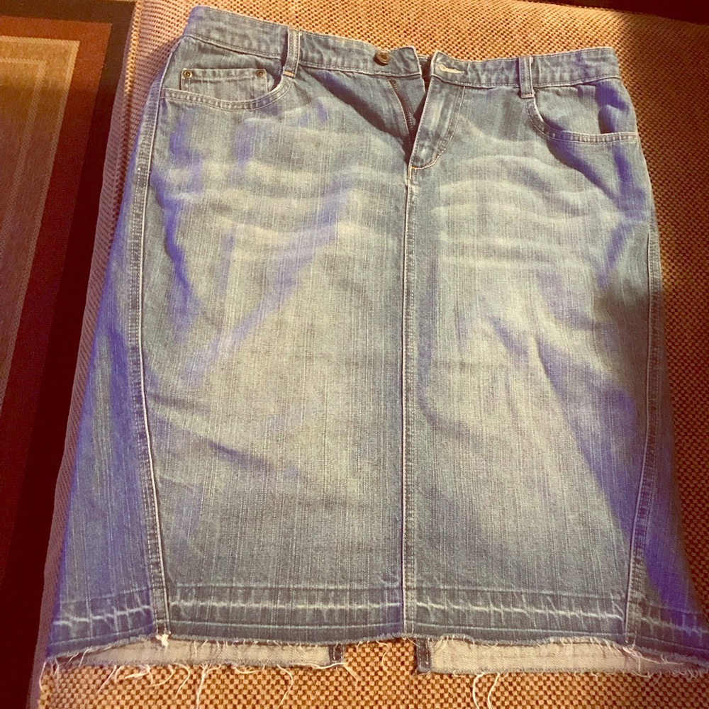 A.N.A Distressed denim skirt